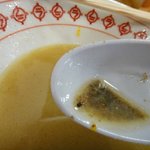 今治処しおさい食堂 - 底に溜まる魚粉