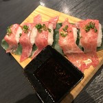 焼肉バル 秀 - 牛寿司