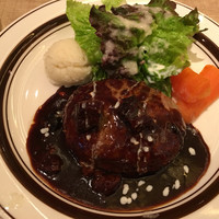 キッチン 大宮 MARK IS みなとみらい店 - 特製ハンバーグ