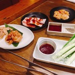 Akakara - 赤きゅうと焼肉(豚カルビ、鳥セセリ、ホルモン)