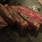 厳選肉とこだわりチーズのお店 ビアバル - サーロイン 肉の旨味溢れるいい焼き加減