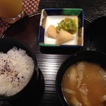 Happuubekkan - お子様用のご飯とお味噌汁。