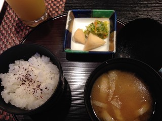 Happuu bekkai - お子様用のご飯とお味噌汁。