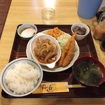 右近 - 日替り定食880円
