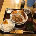 右近 - 日替り定食880円