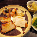 観山 - 自分で取り分けた八寸