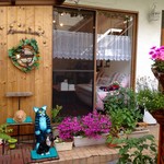 よりみちカフェ にゃん&ピース - 可愛い猫達がお出迎え