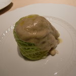 フォリオリーナ・デッラ・ポルタ・フォルトゥーナ - ちりめんキャベツと中はリゾット　ソースはトピナンプール。