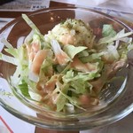 サリュート - ランチにつくサラダ