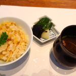 和食 了寛 - 飯物　筍の炊き込みご飯、赤だし、お新香