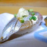 ふく田 - お通し（鯵の握り）