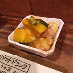 Yakitori Ichiban - お通しの南瓜と鶏の煮物