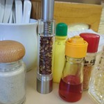 支那そば心麺 - 卓上の味変調味料！