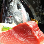 Bluefin tuna sashimi 980 yen (1078 yen including tax)