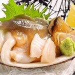 Kitayori (surf clam) sashimi 680 yen (748 yen including tax)