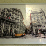 OSTERIA dieci - スカラ座前を走るトラム