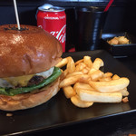 ブコウスキー - ♪デラックスチーズバーガーセット¥950