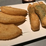 串揚げ ばかたれ家 - 新玉ねぎ、ささみしそ巻き