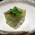 すざき町 食･心 旬ぎく - お通し。カツオや茶そばなどが使われています。