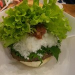  ハラカラ。 三軒茶屋店 - 梅おろしそバーガー(1300円)