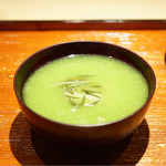 富小路 やま岸 - うすい豆すり流し