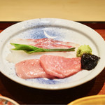 富小路 やま岸 - 鮪の天身、明石の鯛