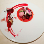 レストラン 間 - プレートの空白の使い方がオシャレ！
      こういうのって、センスが問われますよね！