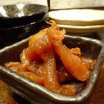 てるてるぼうず - お通しは中落ちマグロの漬け