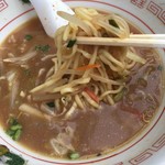 中華麺王 - 味噌タンメン 麺リフト