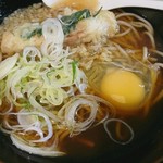 そば・うどん 両国 - ちくわ天そば＋生卵（470円）