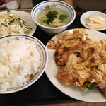 梅林餃子 - 回鍋肉 定食750円