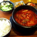 韓国料理 満月 - ﾕｯｹｼﾞｬﾝ（ﾃｸﾞﾀﾝ）