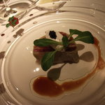 レストラン タテル ヨシノ - マグロ赤身とナスのミルフィーユ、タプナードソース