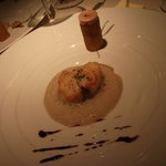 レストラン タテル ヨシノ - アンコウのポアレ、アン肝と豚足の帆立のムース詰め、レンズ豆のピューレ、甲殻類の泡仕立て