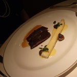 レストラン タテル ヨシノ - 和牛ランプのステーキ、軽いジュと共に