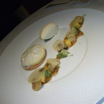 レストラン タテル ヨシノ - グラン・デセール／甘酸っぱいレモンタルト、ショウガのソースでマリネしたフルーツと蜂蜜のアイス