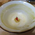 風遊斎 - 丼の底の「島唐辛子」