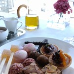 横浜モノリス - 