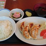 あごひげ酒場 - 肉汁餃子定食