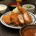 とんかつ 濵かつ - ロースかつ、ヒレかつ、オランダかつ、エビフライの4種が盛り合わせになった欲張りな定食