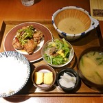 kawara CAFE＆DINING - 鶏もも肉の香味唐揚げ&特製出汁とろろ定食 900円