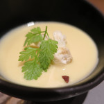 レ・コパン ドゥ ドミニク・ブシェ - 北海道産とうもろこしの冷製ヴルーテ　カカオのアクセント