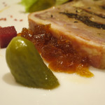 レ・コパン ドゥ ドミニク・ブシェ - イタリア産ウサギのテリーヌ　プラムと共に