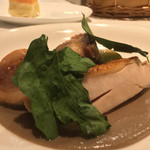 カーサ・デル・チーボ - 青森県産シャモロック 腿肉と胸肉 それぞれ二種の調理法で