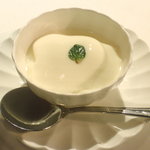 聘珍樓 - 豆乳入り杏仁豆腐