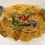 ナポリの下町食堂 - 揚げ茄子の辛口ミートソース