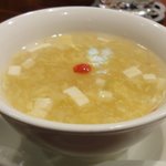 翠園 - ランチコース3品目、こういうスープも手を抜かずに出してくれるのがいいですね