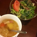 Maburu - オムライスとセットのスープ＆サラダです。