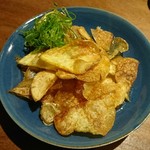 麩屋町 うね乃 - 出汁かけポテトチップ