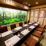 Sukiyaki shabu shabu kaiseki ryouri azuki - 掘りごたつの個室席はご接待にも最適の一室。